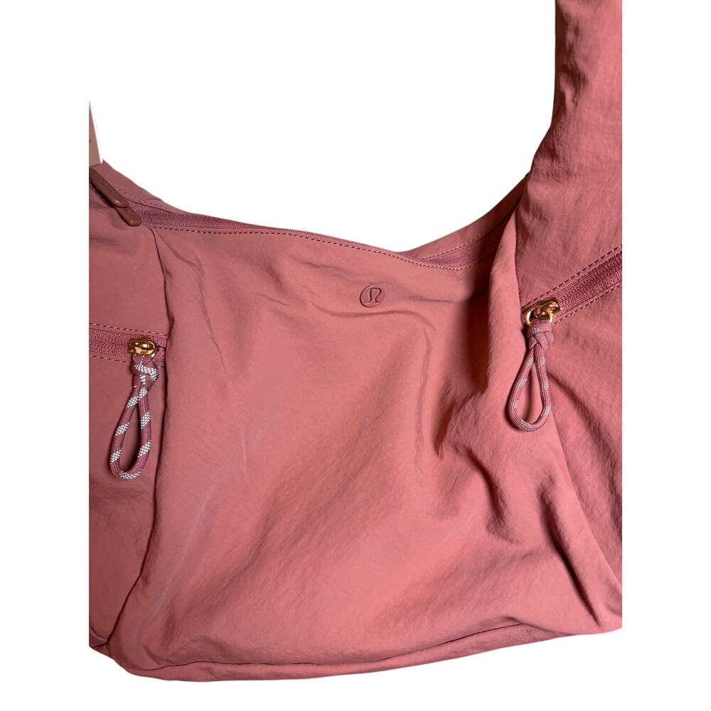 lululemon Large Slouchy Sling Bag 13L in the Dusk colorway. - Picture 6 of 7